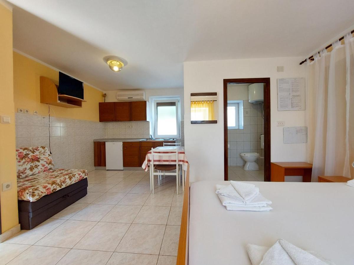 Apartments Ivan Čižići Eksteriør bilde