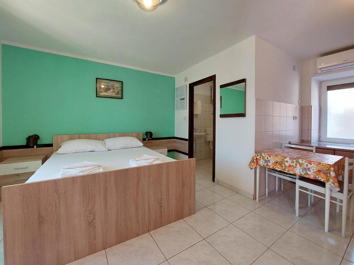 Apartments Ivan Čižići Eksteriør bilde
